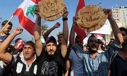 وانائبـاهُ العامّـاهُ؟! يا مُنقذاً يا مُنتظراً ! بسحر وا معتصماه ورمزيّتها أناديكَ
كنِ المعتصم... تصدَّ لعبّاد المال والكراسي وأنقذنا من الجحيم كما أنقذ الهاشميّة من الأسر