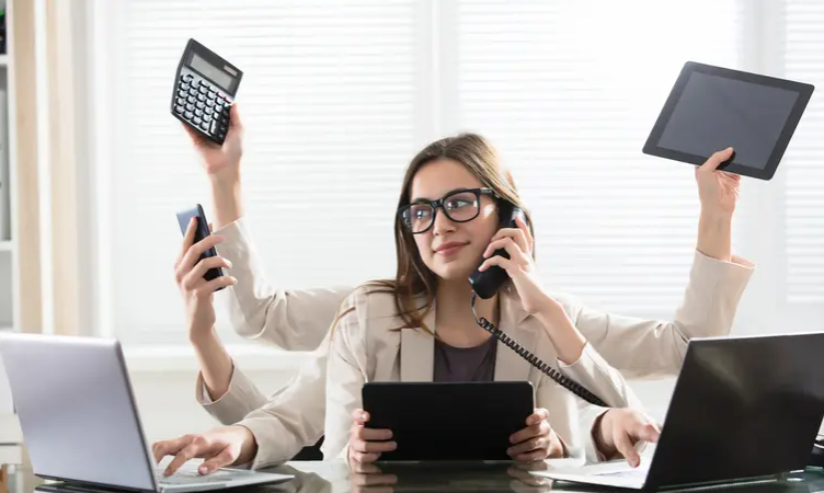 دراسات علمية جديدة: الـ"Multi-tasking" لم يعد مهارة للتفاخر بها