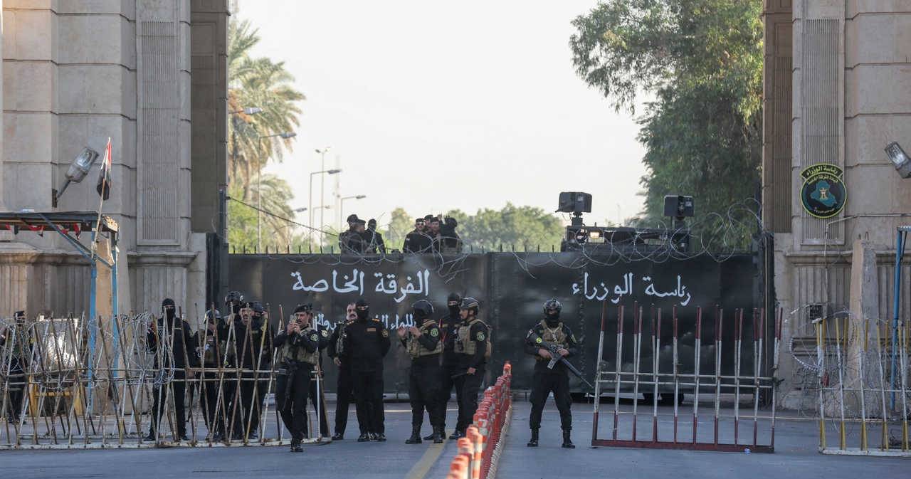 القوات الأمنية تعزل مبنى البرلمان العراقي عن المنطقة الخضراء