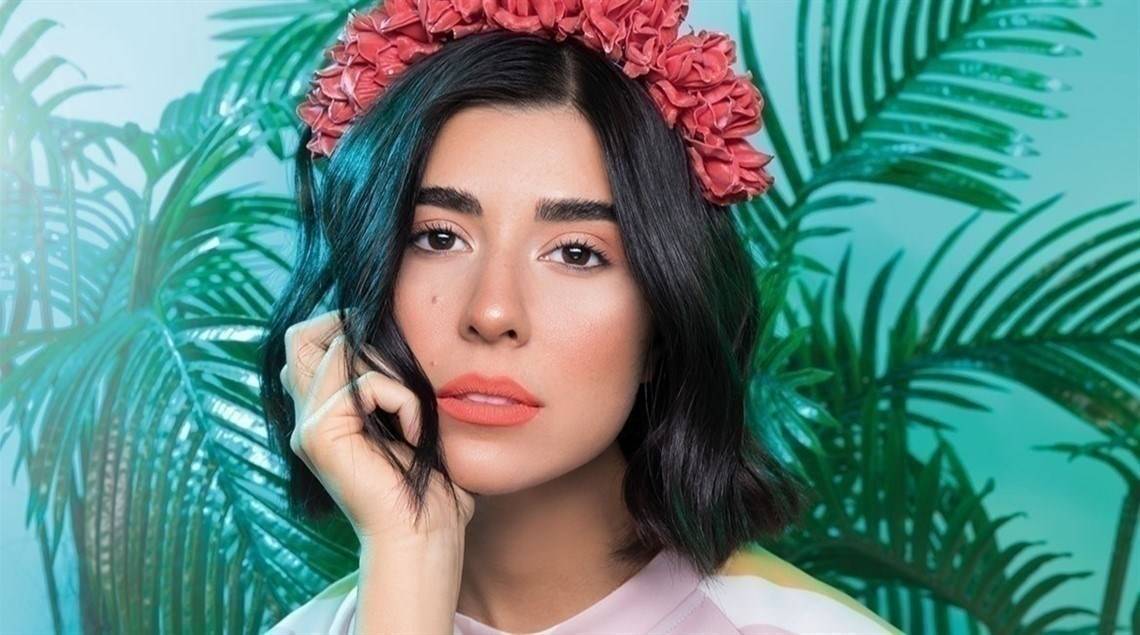 زينة مكّي تنشر صورة تظهر آثار عملية جراحية