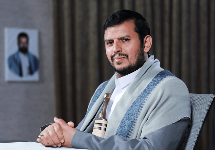 الحوثي يتّهم التحالف العربي والحكومة اليمنية بـ "نهب عائدات النفط والغاز"