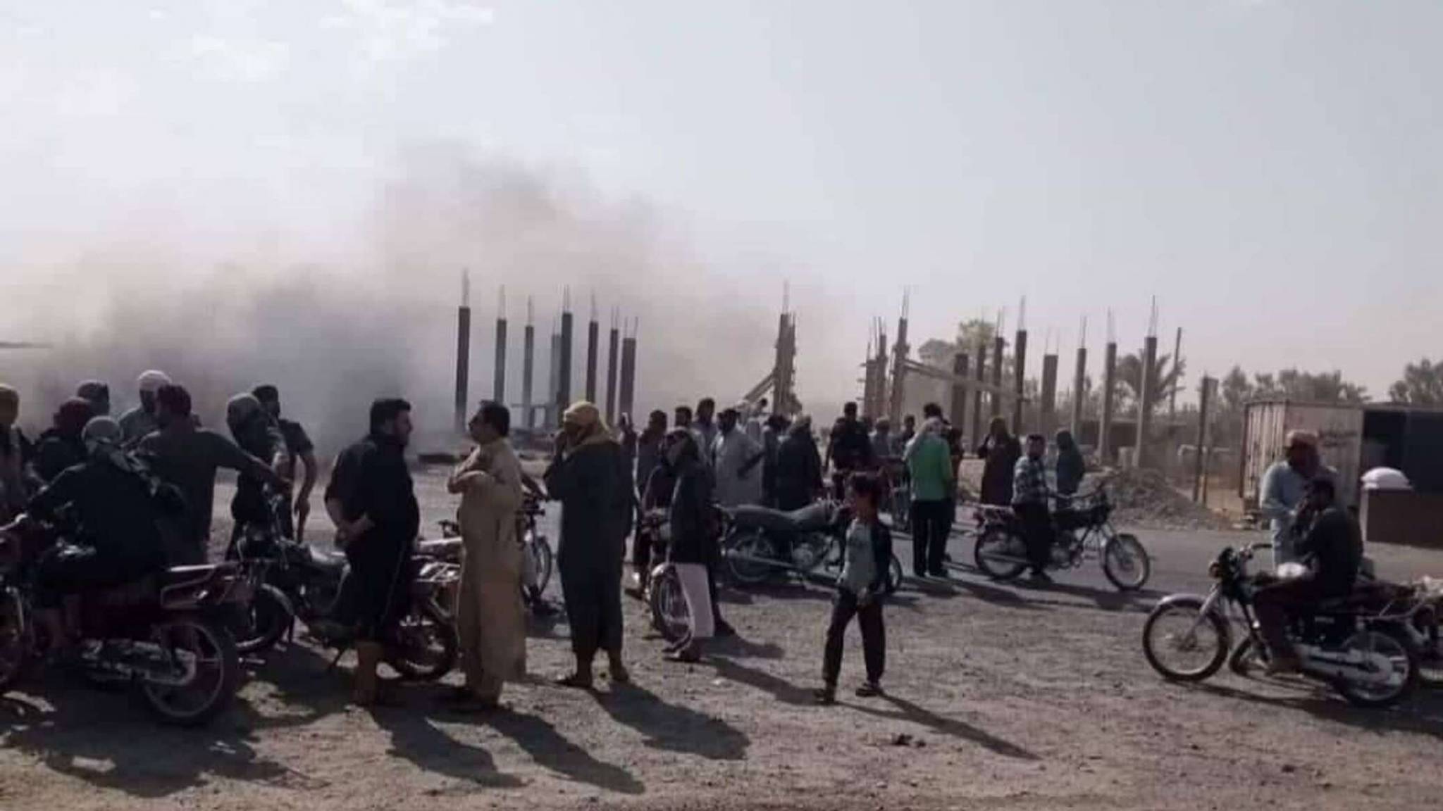 أبناء القبائل العربية ينتزعون حقل نفط في شرق سوريا من السيطرة الأميركية