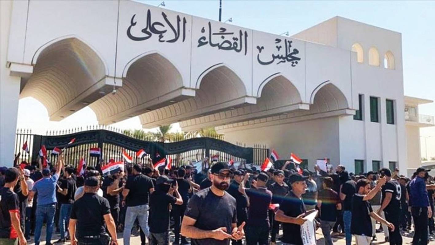 «تيّار الصدر»: الثوار سيخطون خطوة مُفاجئة وسقوط النظام الحالي في العراق لا يحلو للبعض