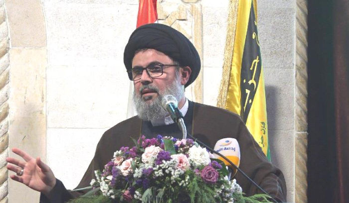 حزب الله: لبنان المقاومة والكرامة لن يسمح للسفارة الأميركيّة
ولا لكلّ السفارات الأجنبيّة أن تغيّر شيئاً من هويّة لبنان ودور ه وموقعه