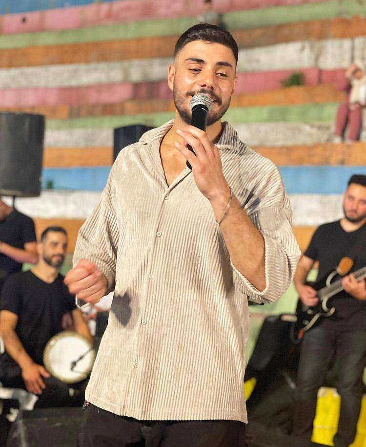 كريس حسون يشعل ليل عاليه ويستعدّ لأولى أغنياته