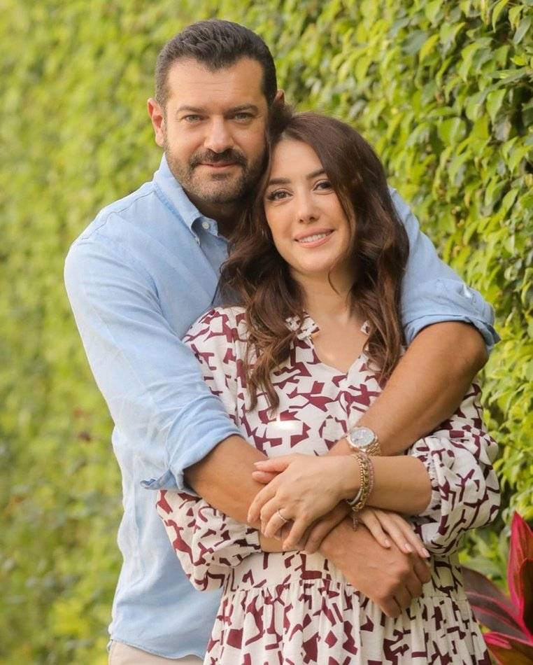 بالفيديو - عمرو يوسف حديث الجمهور بما فعله مع زوجته في فينيسيا