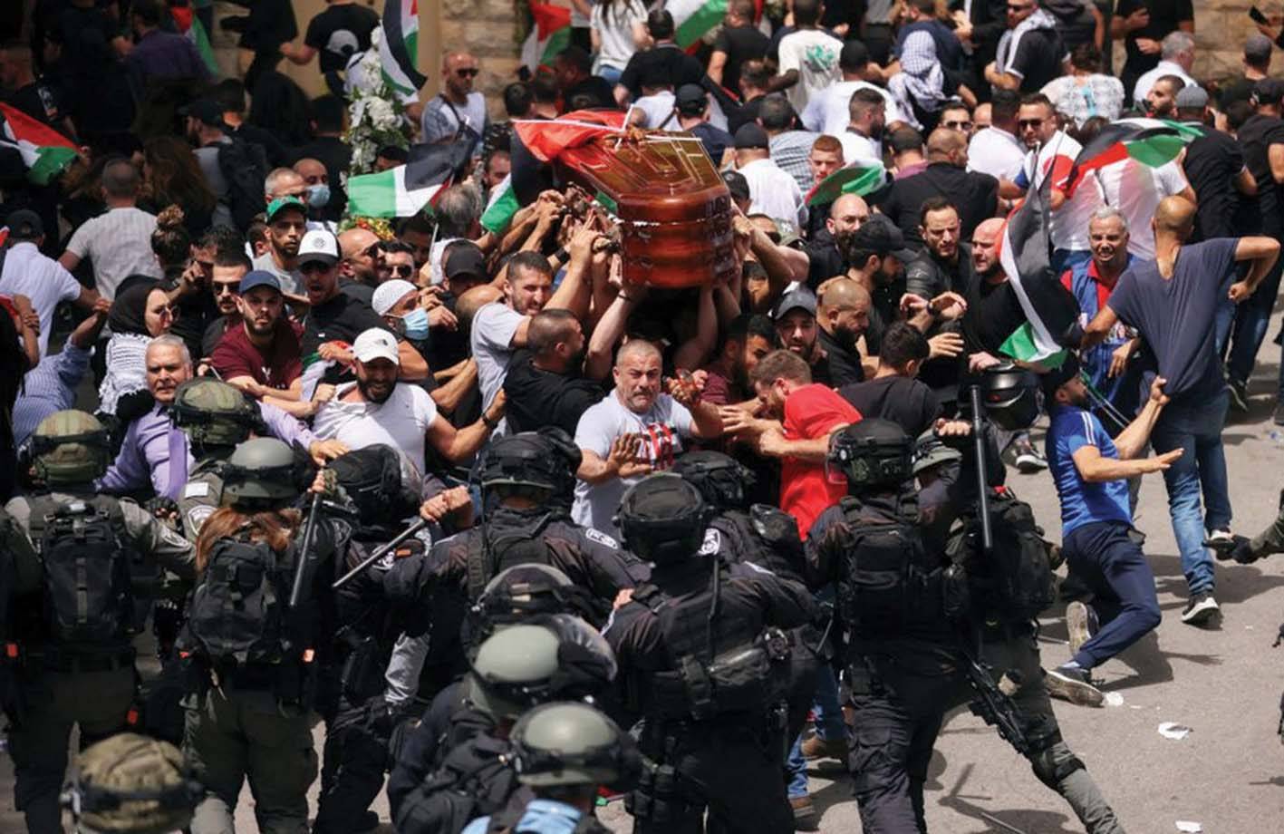 الاحتلال يُقرّ بوجود «احتمال كبير» بأن جندياً «إسرائيلياً» قتل شيرين أبو عاقلة خطأ
عائلة الشهيدة تدعو لتحقيق من محكمة الجنائية الدولية كي «لا يتهرب العدو من المسؤولية»