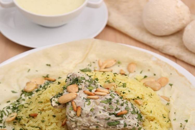 طريقة عمل المنسف باللحم