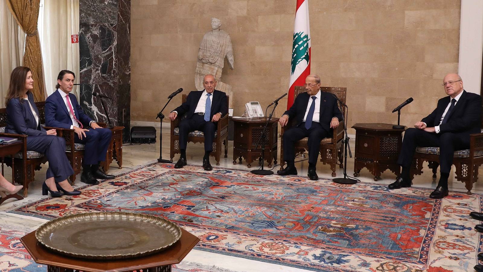 "الشياطين تكمن في التفاصيل".. بماذا وعد هوكشتاين الرؤساء الثلاثة؟