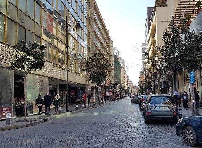 إنخفاض طفيف في دولار السوق الموازية.. كم سجل ظهراً؟