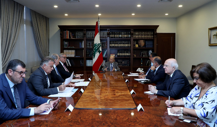 ترأس اجتماعاً حول ملف النازحين.. واستقبل وفد نقابة تكنولوجيا التربية
رئيس الجمهوريّة: التحوّل الرقمي هو الممرّ الإلزامي لمكافحة الفساد
حجار: لرفع كتاب الى الأمم المتّحدة بشأن العودة وموقف لبنان الرسمي