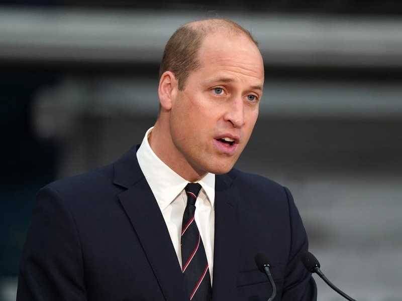 ولي العهد الجديد الأمير وليام.. بكى في جنازة والدته وتزوج في يوم "زفاف القرن"