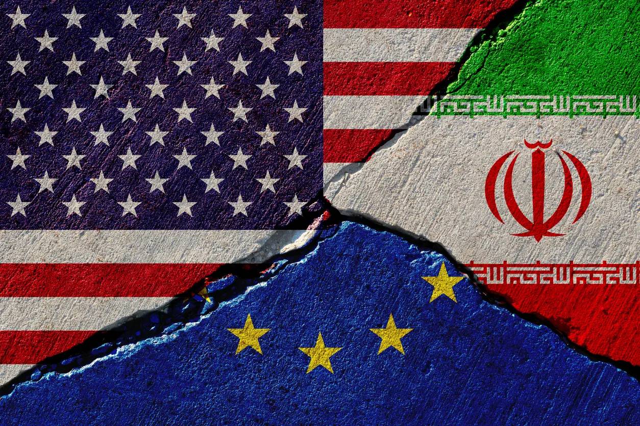 فرنسا وبريطانيا وألمانيا : مطالب إيران تثير الشكوك حول برنامجها النووي
طهران : البيان يدفع الى إفشال المفاوضات.. ويصب بمصلحة «إسرائيل»