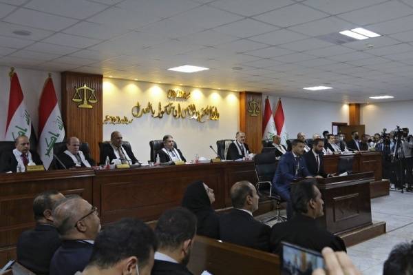 «المحكمة العليا» في العراق ردت دعوة لحل البرلمان
والصدر يجازي قضائيا المالكي ويطالب باعتقاله