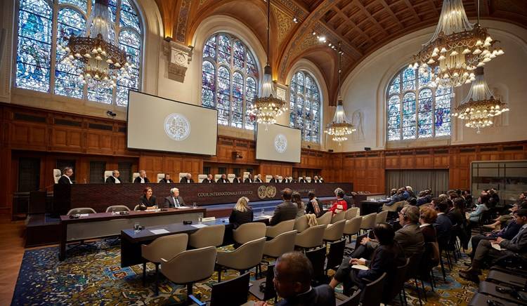 محاكمة رجلين في باريس بتهمة تمويل الإرهاب في سوريا