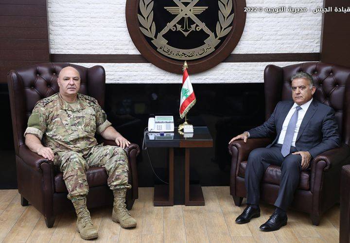 التقى سفير الأوروغواي
قائد الجيش عرض الوضع
الأمني مع اللواء ابراهيم