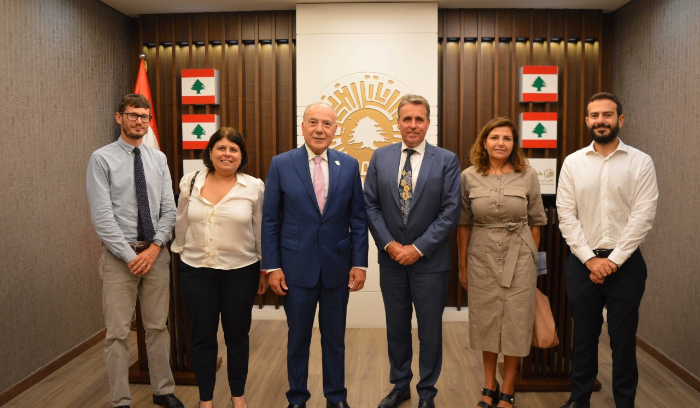 دبوسي التقى وفدا من منظمة العمل الدولية
رادميكر:بحثنا سبل الشراكة والتعاون
لتوفير الدعم للقطاع الزراعي اللبناني