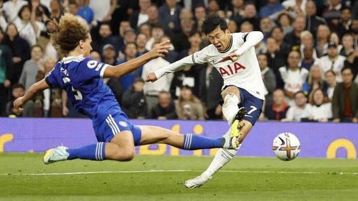 الدوري الانكليزي: صاروخ كوري جنوبي يقود توتنهام الى المركز الثاني