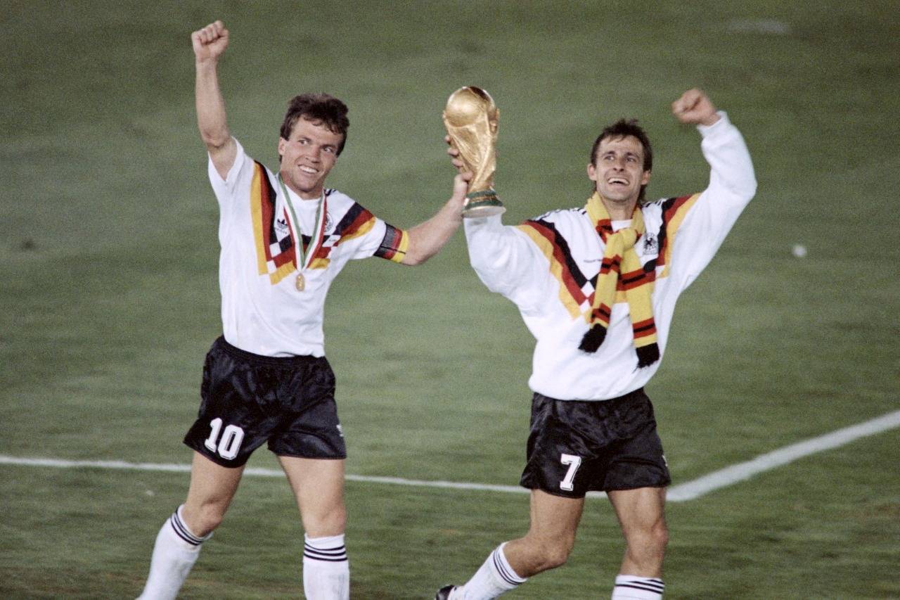 كأس العالم في إيطاليا 1990: ألمانيا الغربية بطلة للمرة الثالثة في مونديال "المفاجآت"..وسقوط مارادونا والأرجنتين