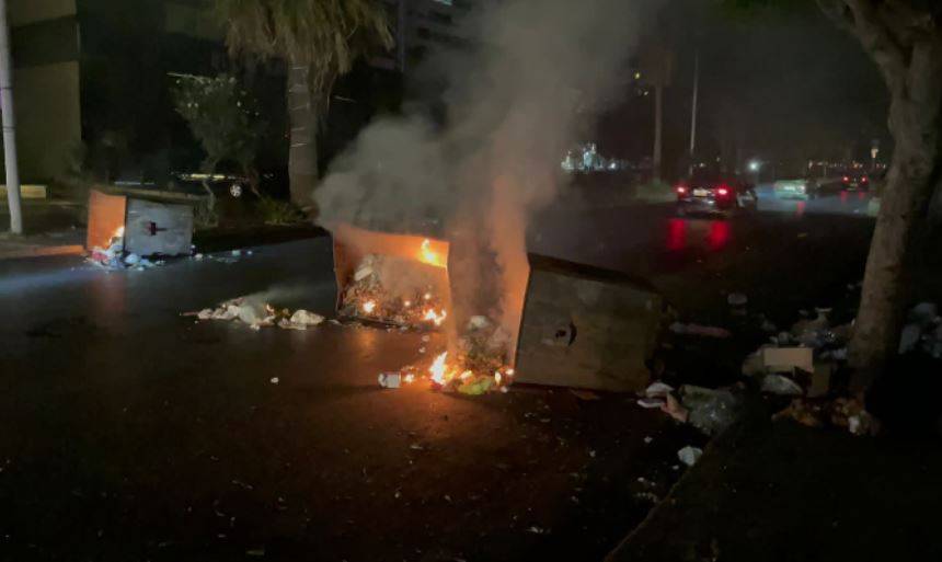 قطع الطريق على الاوتوستراد الشرقي في صيدا