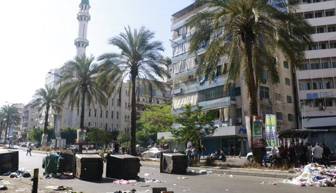 قطع الطريق على كورنيش المزرعة احتجاجاً على تردي الاوضاع المعيشية