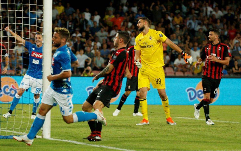 الدوري الايطالي: لقاء قمة بين نابولي وميلان الأحد