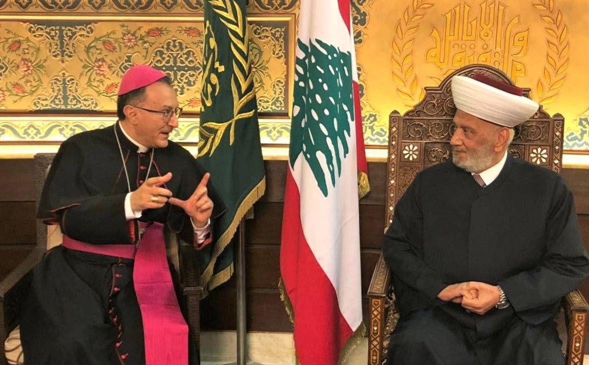 مفتي الجمهوريّة واصل استقبال
مُؤيّدي دعوته للقاء النواب السنّة