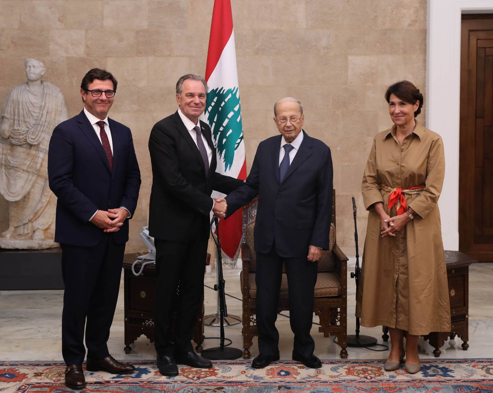 وفد فرنسي زار بعبدا وعين التينة
عون: ضرورة انتخاب رئيس جديد للجمهوريّة
موسولييه: نؤكد دعم لبنان واللبنانيين