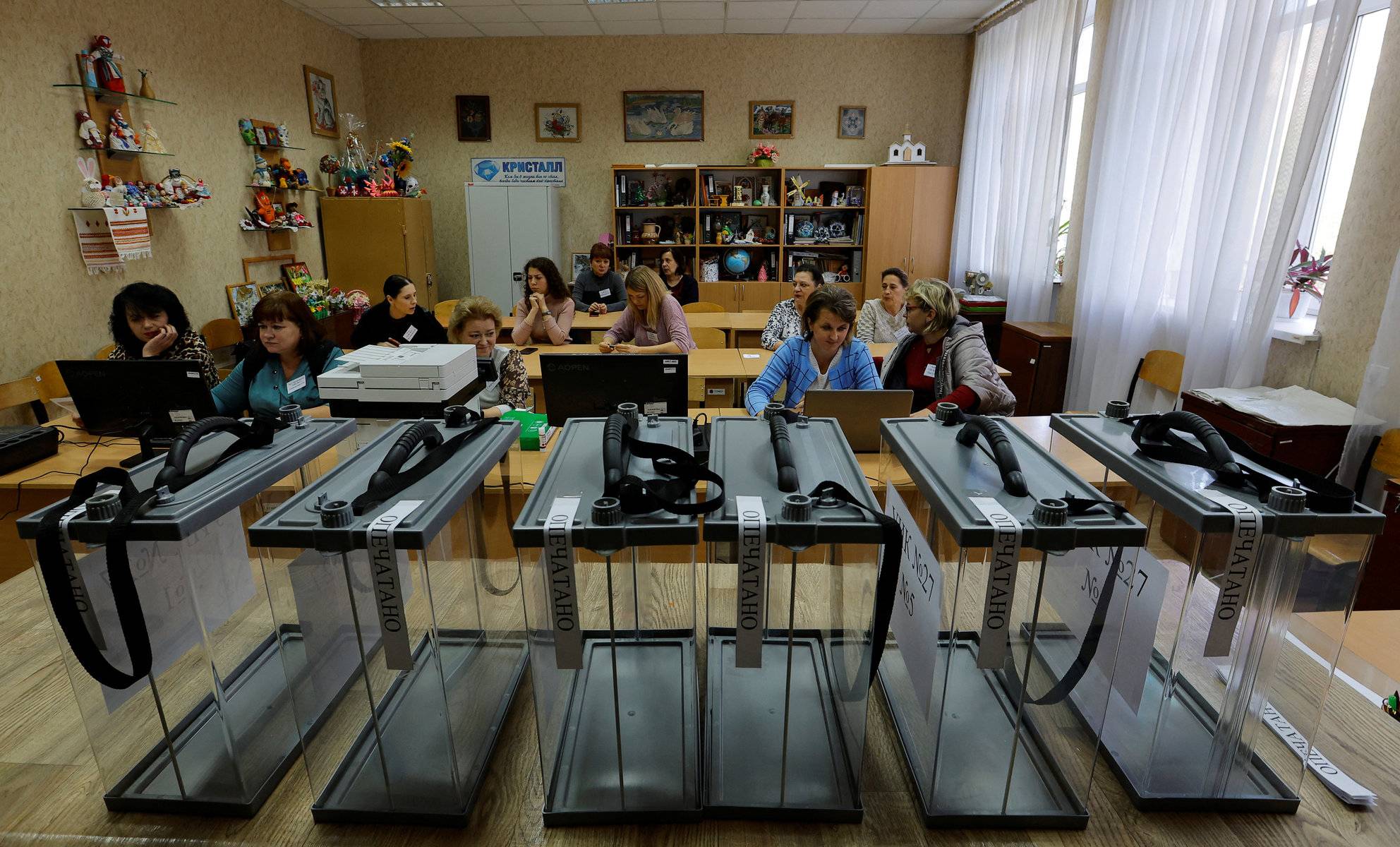 انطلاق استفتاءات الانضمام الى روسيا في المناطق الأوكرانية الخاضعة لسيطرة موسكو