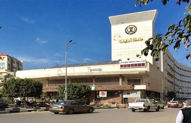 حاول الانتحار في بث مباشر وتدخل الشرطة أنقذه