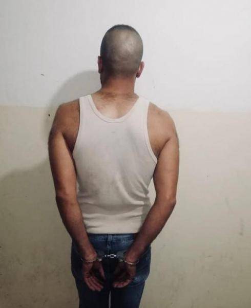 مطلوب خطير ينشط في أعمال السلب بقوة السلاح وتهريب السلاح وفرض الخوات في قبضة الأمن