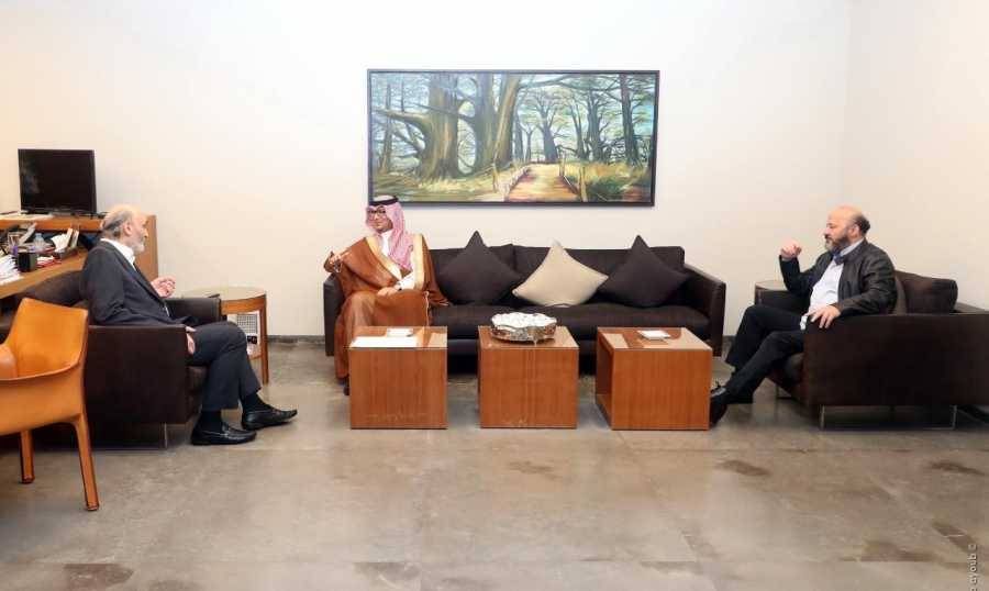 جعجع: السعوديّة غير مستعدة للتعاطي
مع أيّ منغمس بالفساد المالي أو السياسي