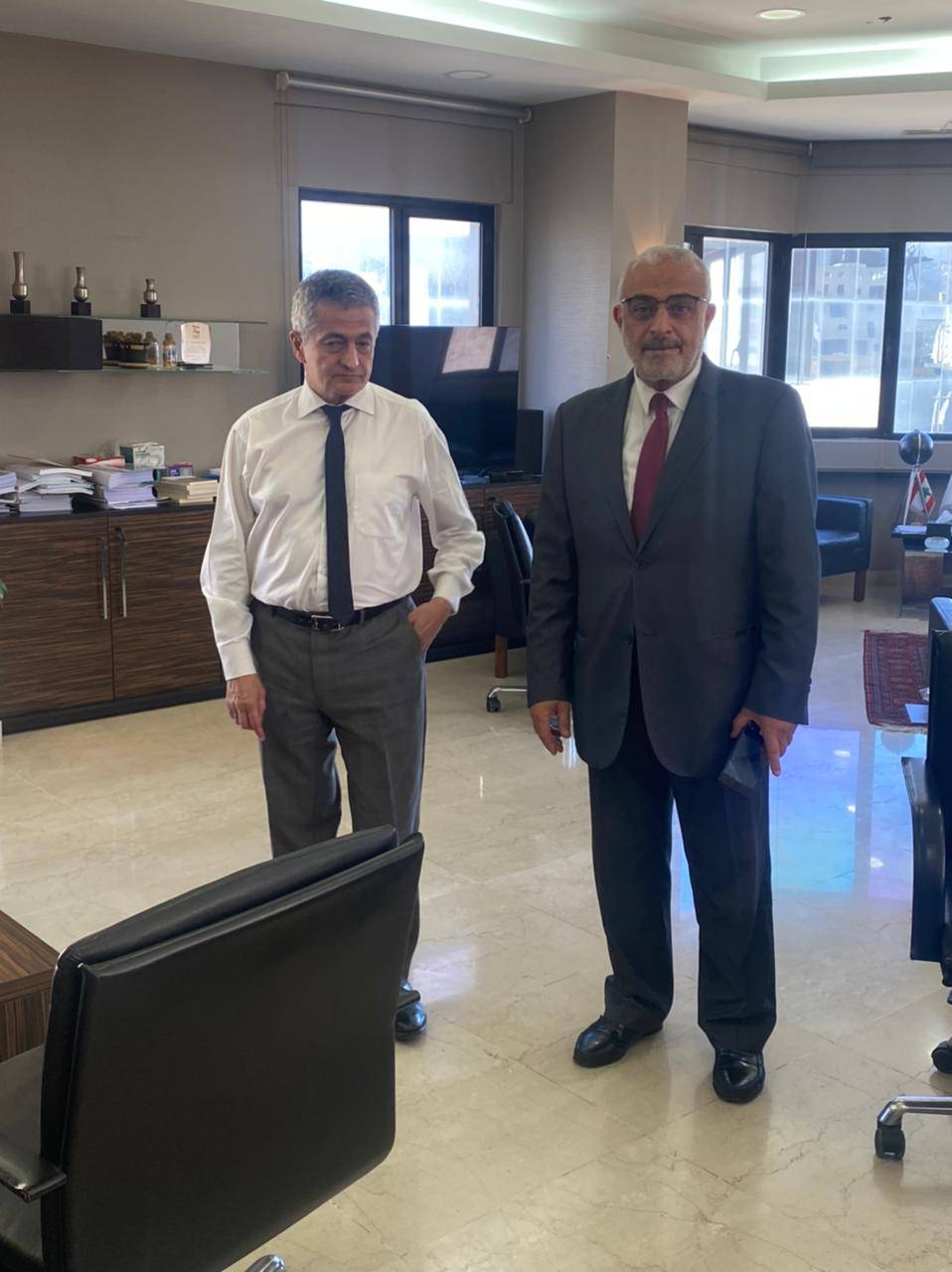 صعوبات الأزمة الاقتصادية محور اجتماع أسعد الحريري ووزير المالية