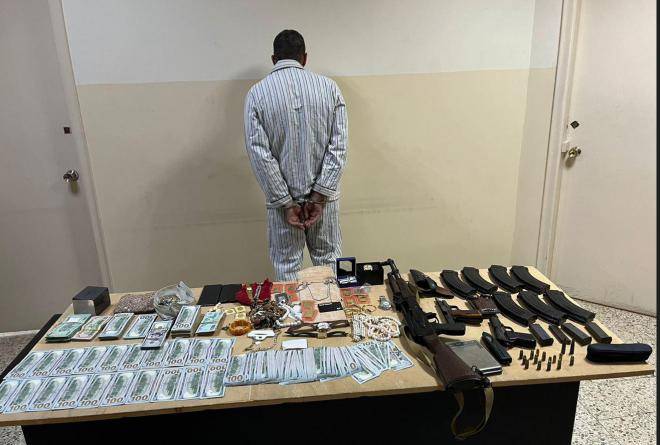 بعد سرقة كبيرة لمنزل في الروشة.. "الشيخ" في قبضة قوى الأمن