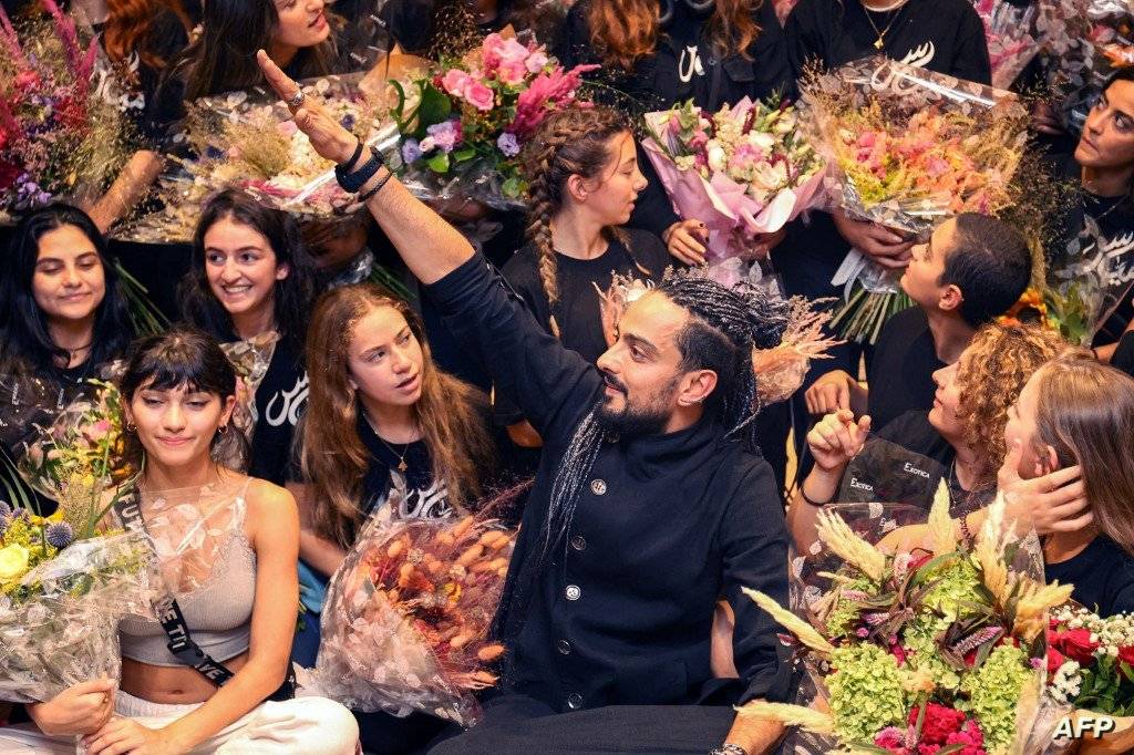 ما حقيقة رفض فرقة "مياس" تسلم الوسام من رئيس الجمهورية؟