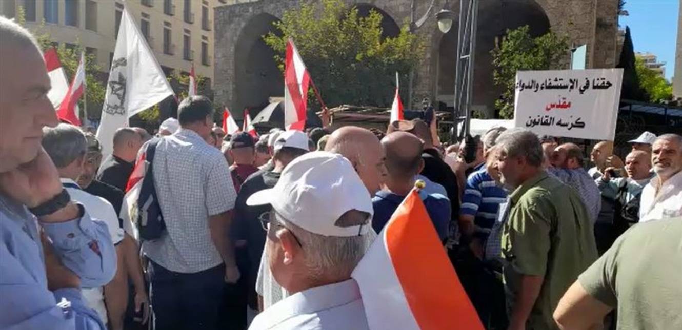 بالفيديو - العسكريون المتقاعدون يحاصرون مجلس النواب تزامناً مع جلسة الموازنة... واشتباكات مع الجيش