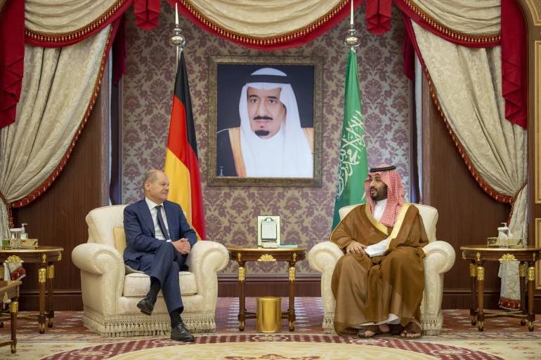 المستشار الألماني يبدأ من السعودية
جولة خليجية تشمل الإمارات وقطر
