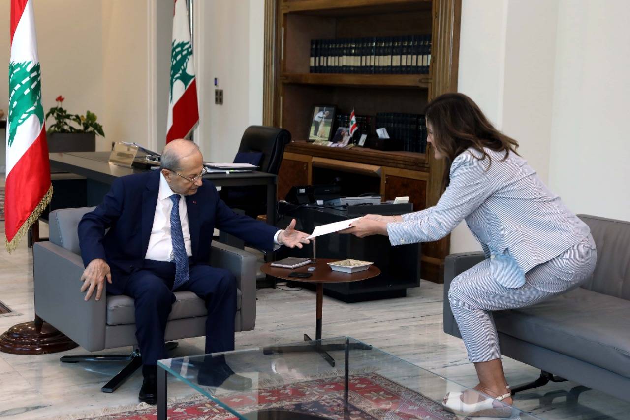 عون يتسلّم من شيا العرض الخطّي لترسيم الحدود