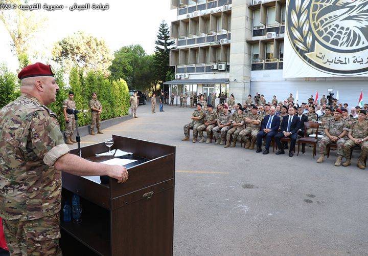 التقى قائد القوات البحريّة في القيادة الوسطى الأميركية
قائد الجيش: لن نسمح للوطن أن ينهار
وسنواصل القيام بواجبنا..والتاريخ يكتبه الشهداء