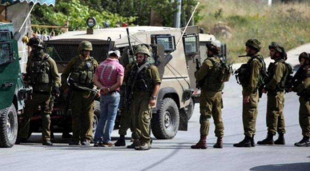 جرح فلسطينيين خلال حملة اعتقالات لجيش الاحتلال في مخيم الجلزون ومدينة الخليل