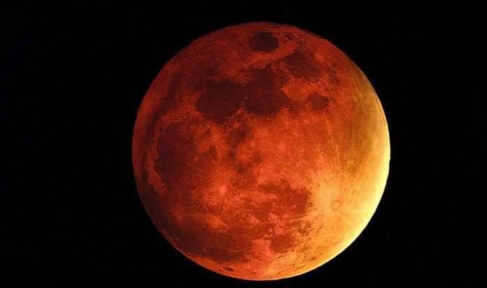 أدلة جديدة تشير إلى احتمال وجود مياه سائلة على المريخ