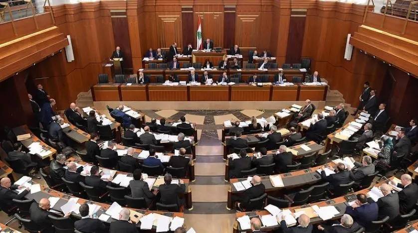 ما هي أجواء النواب والكتل قبل جلسة انتخاب الرئيس اليوم؟