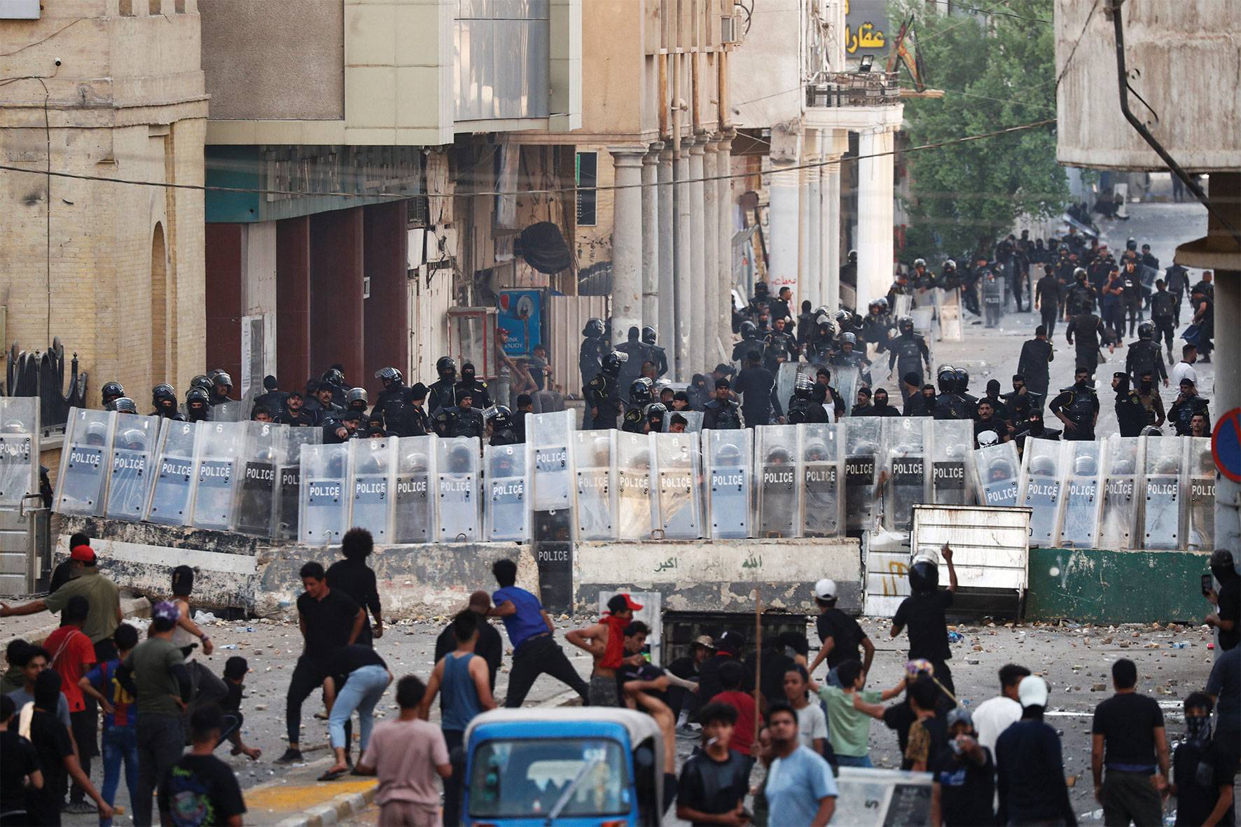مظاهرات ومواجهات في بغداد في الذكرى الثالثة لـ«حراك تشرين»