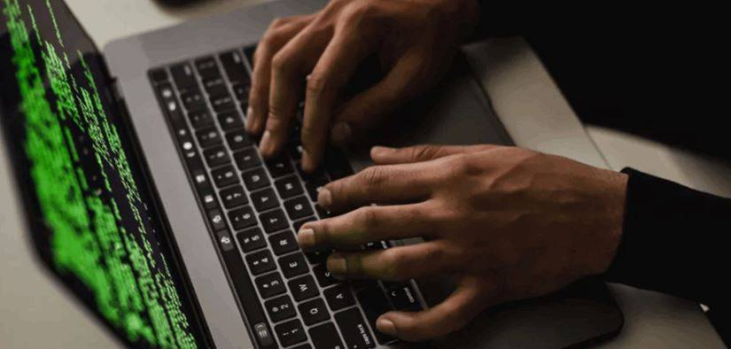تحذير عاجل.. برنامج "خبيث" يتخفى ويستهدف بطاقاتكم