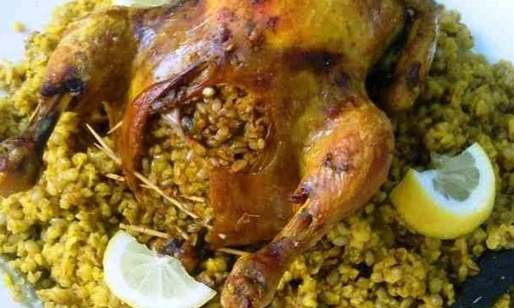 طريقة عمل الدجاج المحشي بالفريكة