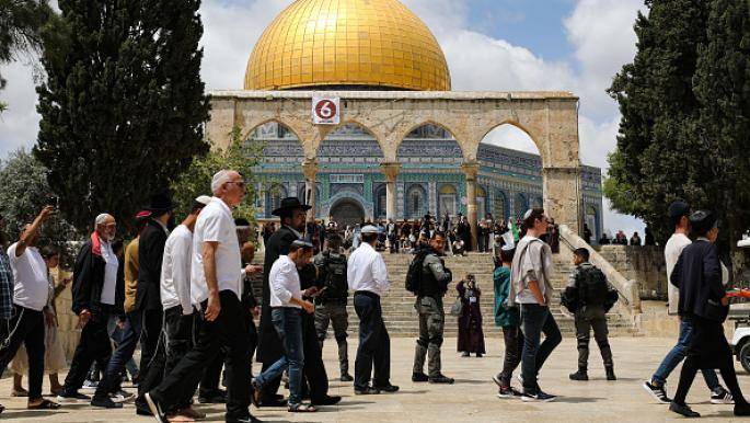 مئات المستوطنين يقتحمون الأقصى وعددا من البلدات الفلسطينية