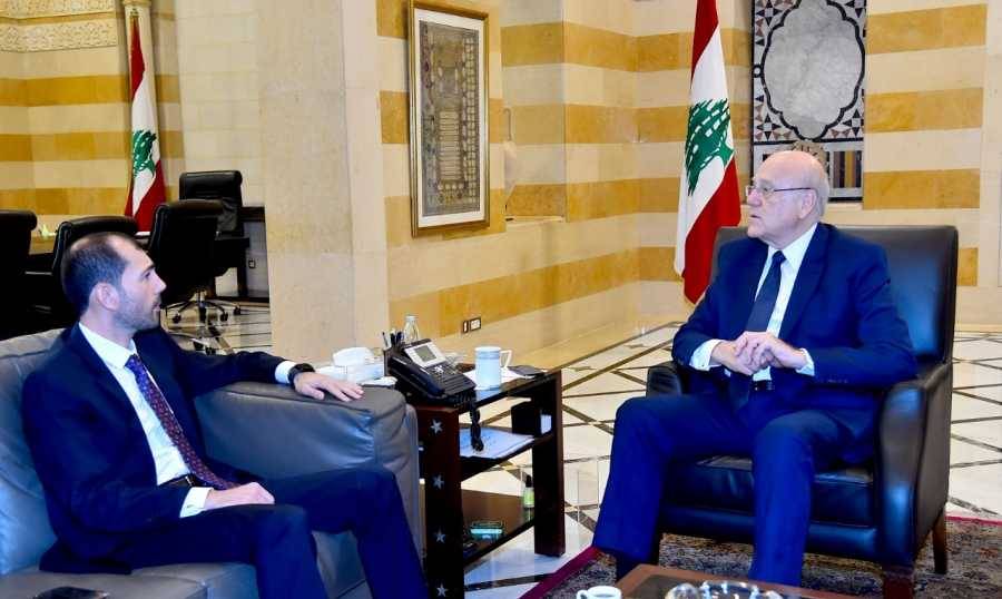 رئيس المجلس الاقتصادي الفرنسي زار الرؤساء الثلاثة...
بودية: علي المسوؤلين في لبنان بناء سياسات فاعلة للمجتمع اللبناني