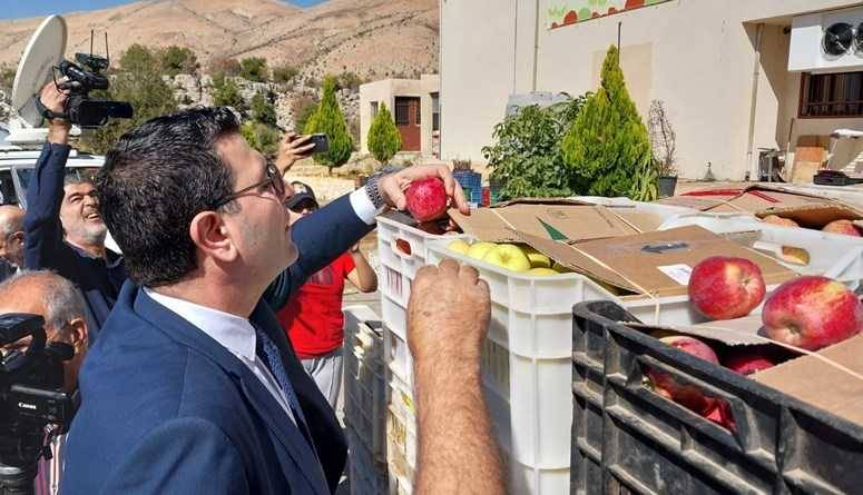 الحاج حسن جال في كل لبنان دعما

للتفاح اللبناني وطمأن المزارعين