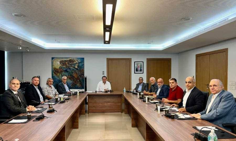 شقير عرض مع القطاعات المعنية تردي اوضاع الجمارك