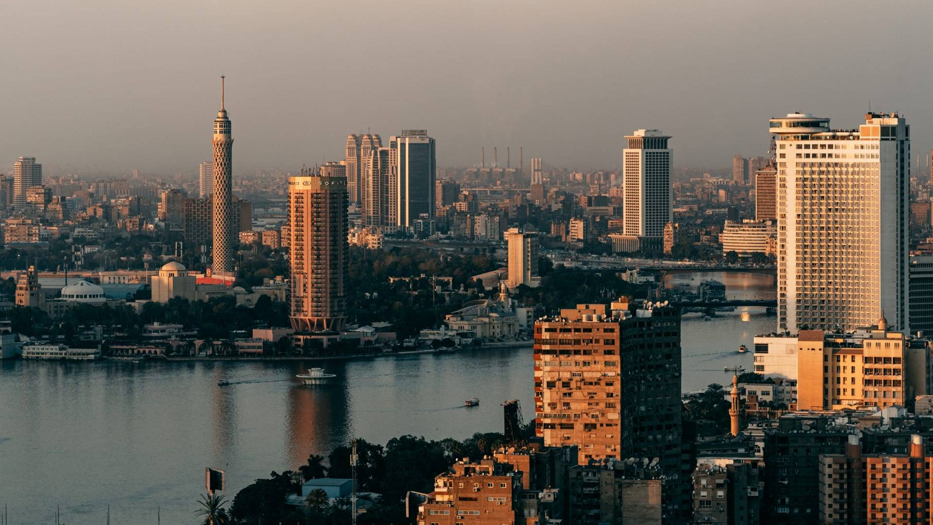الجنيه المصري في أدنى مستوى له على الإطلاق أمام الدولار الأميركي